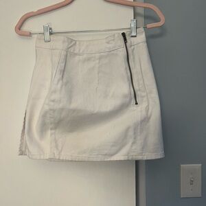Women’s lioness skirt